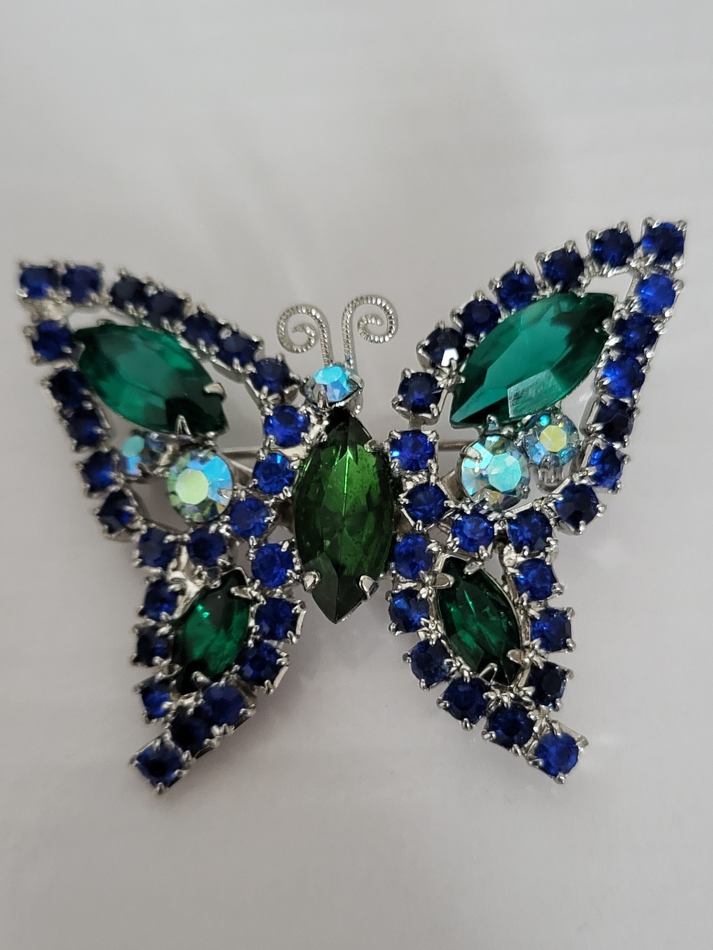 Vintage Juliana D&E Emerald And Sapphire Color Rhinestones Butterfly   Brooch